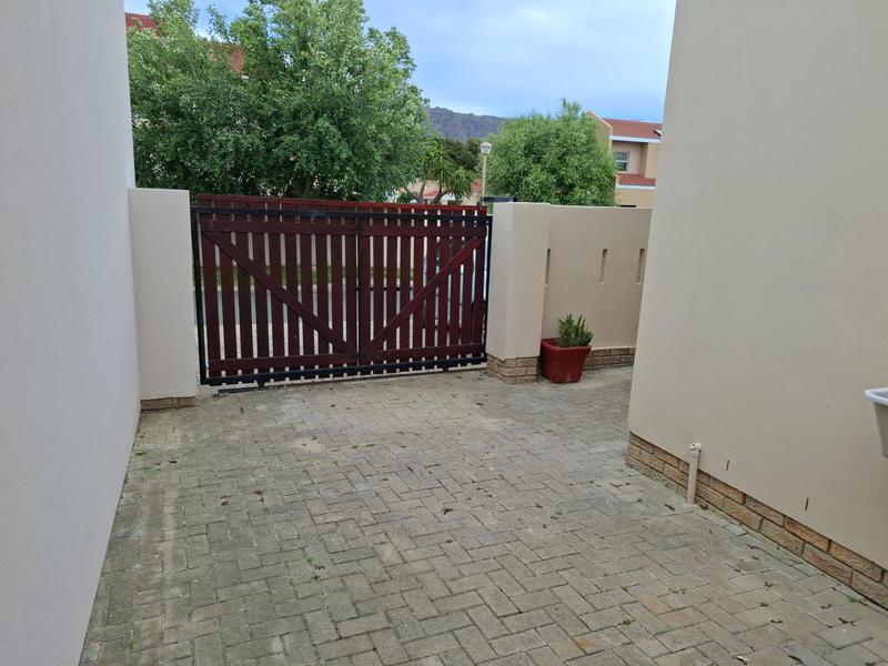To Let 3 Bedroom Property for Rent in Fairview Golf Estate Western Cape